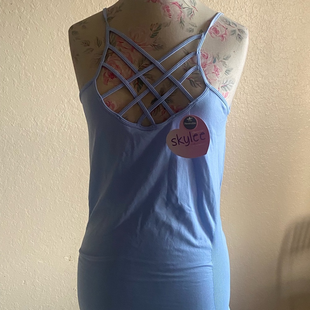 Skylee maternity top